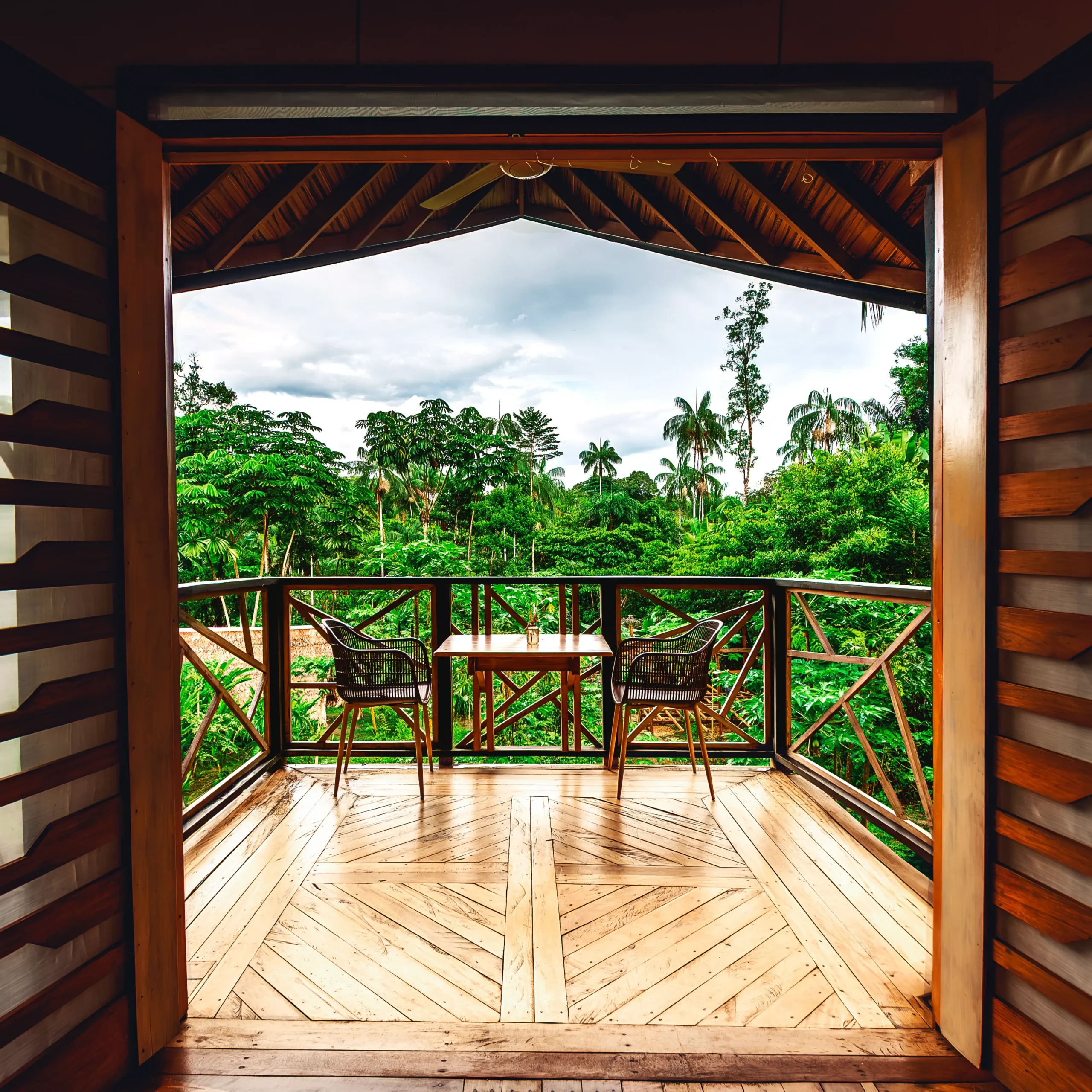 Hotel de lujo en el Amazonas Burú Nature Hotel en Leticia, Colombia, mostrando suites exclusivas en la selva y tours fluviales premium con Siempre Colombia. Amazon luxury hotel Burú Nature Hotel in Leticia, Colombia, featuring exclusive jungle suites and premium river tours with Siempre Colombia. Burú Nature Hotel Deluxe - WhatsApp 304 533 89 43 - www.burunaturehotel.com - @Burunaturehote - (https://www.burunaturehotel.com) l - Siempre Colombia - @SiempreCol Burú Nature Hotel - Ecohabs en la selva amazónica – Hospedaje en casas en los árboles en Leticia, Colombia - Amazon rainforest ecohabs – Treehouse lodging in Leticia, Colombia